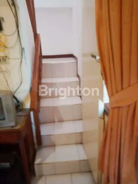 image RUMAH 2 LANTAI DI DARMO PERMAI TIMUR KOSONGAN (3)