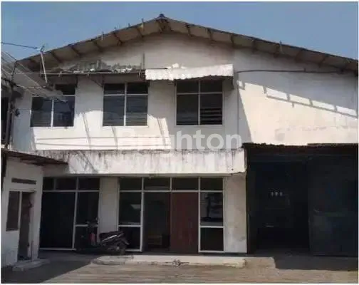 image GUDANG SANGAT LUAS DI KEBRAON BEKAS PABRIK 1 GANG SAMA GRAND HARVEST  (1)