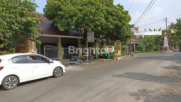 image RUMAH DI PLAMONGAN HIJAU HARGA 790 JUTA (2)