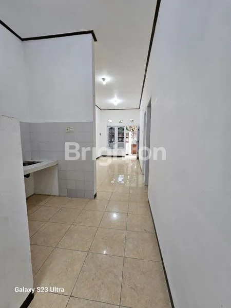 image RUMAH SIAP HUNI FULL RENOVASI BULAK RUKEM DEKAT RAYA KEDUNGCOWEK (3)