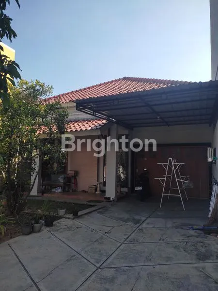 image RUMAH MEWAH DEKAT KOTA (1)