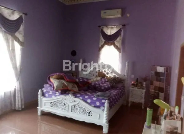 image RUMAH MEWAH CLASIK  DEKAT PUSAT BISNIS ARIFIN AHMAD PEKANBARU (8)