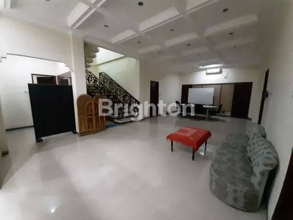 image RUMAH MEWAH SIAP HUNI ROW JALAN LEBAR BEBAS BANJIR TEBET TIMUR JAKARTA SELATAN (3)