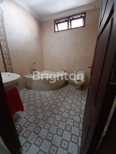 image RUMAH MEWAH SIAP HUNI ROW JALAN LEBAR BEBAS BANJIR TEBET TIMUR JAKARTA SELATAN (6)