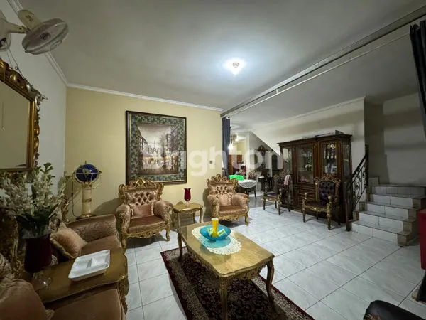 image TURUN HARGA BELI RUMAH LANGSUNG DAPAT 2 RUKO DAN 1 KIOS DAERAH SANGAT STRATEGIS COCOK UNTUK INVESTASI TEBET JAKARTA SELATAN (3)