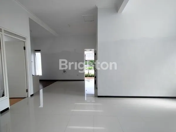 image RUMAH MINIMALIR MODERN POSISI  HOOK DI CLUSTER TIRTASANI RESORT KARANGLO MALANG (5)