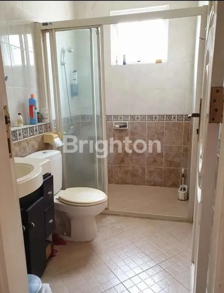 image RUMAH  MEWAH DAN MODERN 2 LANTAI  DI KOTA WISATA, CIBUBUR (4)