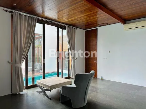 image LUXURY VILLA IN THE HEART OF SANUR WALKING DISTANCE TO THE BEACH (3)
