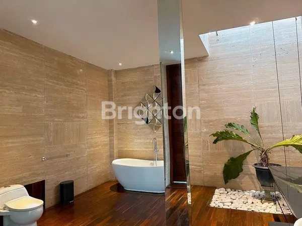 image LUXURY VILLA IN THE HEART OF SANUR WALKING DISTANCE TO THE BEACH (6)