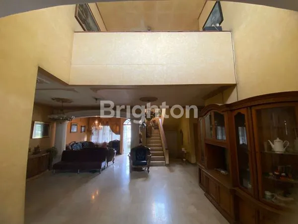 image RUMAH CANTIK FULL FURNISH DI KEMANG (3)