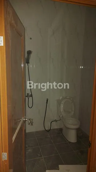 image RUMAH BARU 3 LANTAI DI TANJUNG DUREN DALAM RAYA JAKARTA BARAT (7)