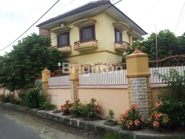 image RUMAH MEWAH DI LINGKUNGAN EKSKLUSIF (1)