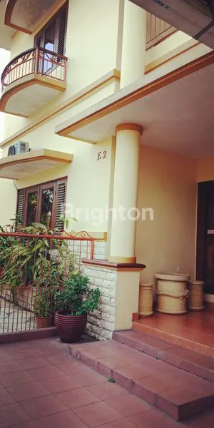 image RUMAH MEWAH DI LINGKUNGAN EKSKLUSIF (2)