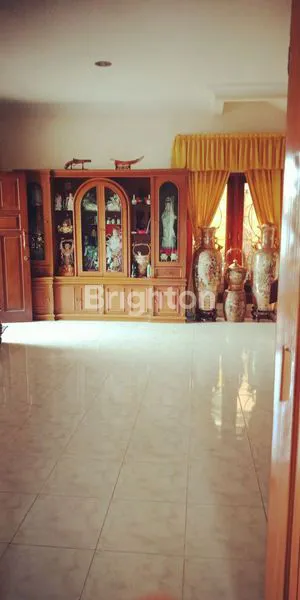 image RUMAH MEWAH DI LINGKUNGAN EKSKLUSIF (3)