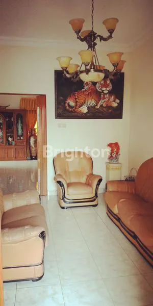 image RUMAH MEWAH DI LINGKUNGAN EKSKLUSIF (5)