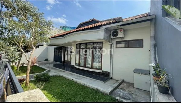 image RUMAH KLASIK LUAS SIAP HUNI DEKAT DAY TRANS BUAH BATU (8)