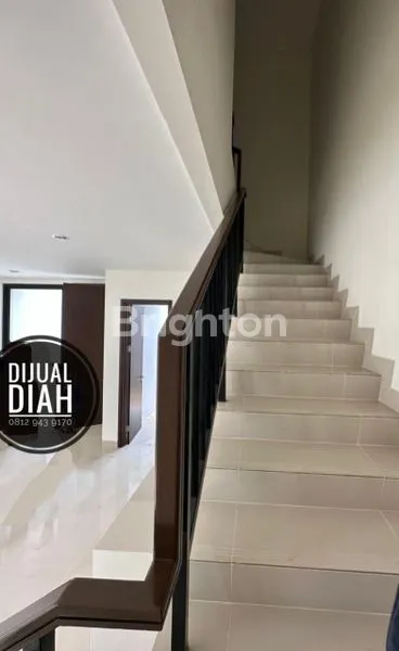 image RUMAH CANTIK DI KAWASAN ELITE LINGKUNGAN NYAMAN SIAP HUNI (3)