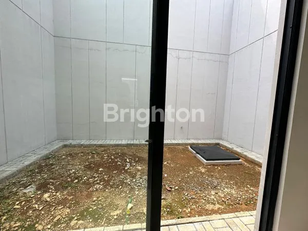 image RUMAH CANTIK DI KAWASAN ELITE LINGKUNGAN NYAMAN SIAP HUNI (6)