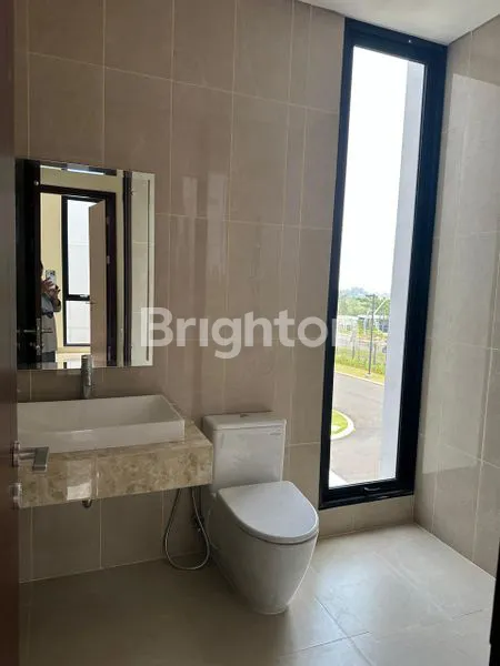 image RUMAH CANTIK DI KAWASAN ELITE LINGKUNGAN NYAMAN SIAP HUNI (7)