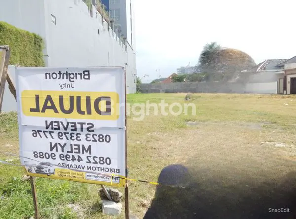 LAHAN LUAS DEKAT HOTEL ASTON