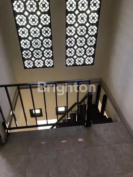 image RUMAH 3BR+1 PARKIR 2 MOBIL (6)