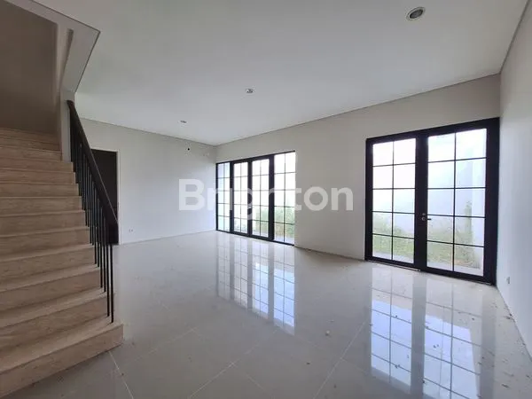 image RUMAH MEWAH 2 LANTAI DI CITRALAND TIDAR (2)