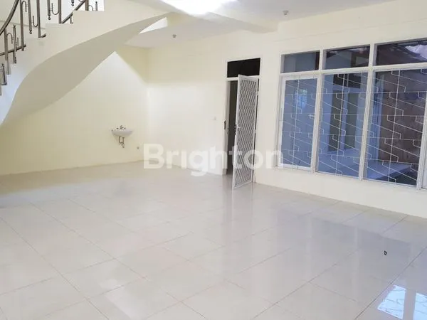 image RUMAH MEWAH HARGA MURAH DI MOJOARUM  (4)