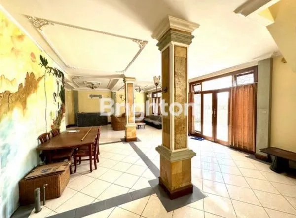 image RUMAH MEWAH DUA LANTAI (3)