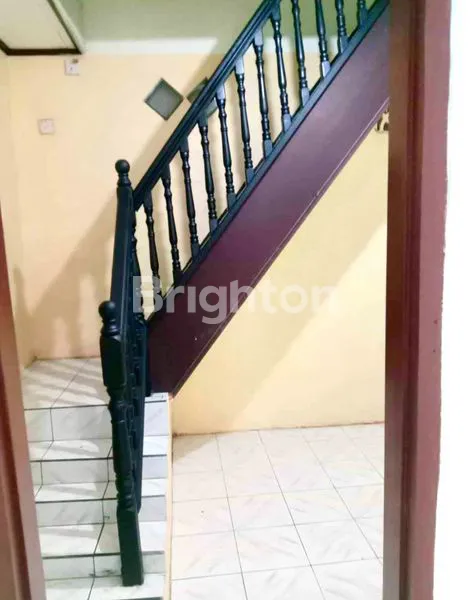 image RUMAH CANTIK DUA LANTAI (6)