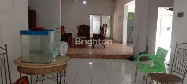 image TANAH PINGGIR JALAN ASPAL BONUS BANGUNAN LOKASI DEKAT PASAR KOTA GEDE JOGJA (3)