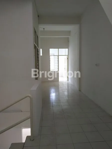 image RUKO NYAMAN DAN STRATEGIS, HANYA 5 MENIT DARI JALAN BESAR (2)