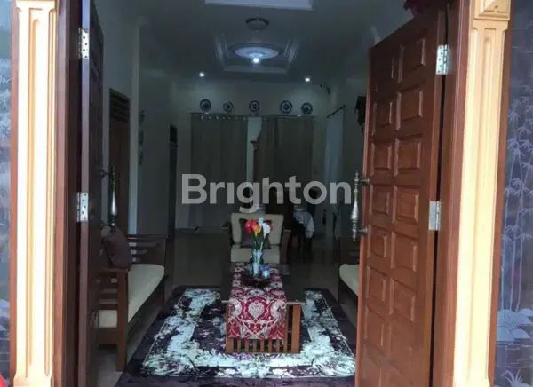image RUMAH BESAR SIAP HUNI HARGA MURAH (1)