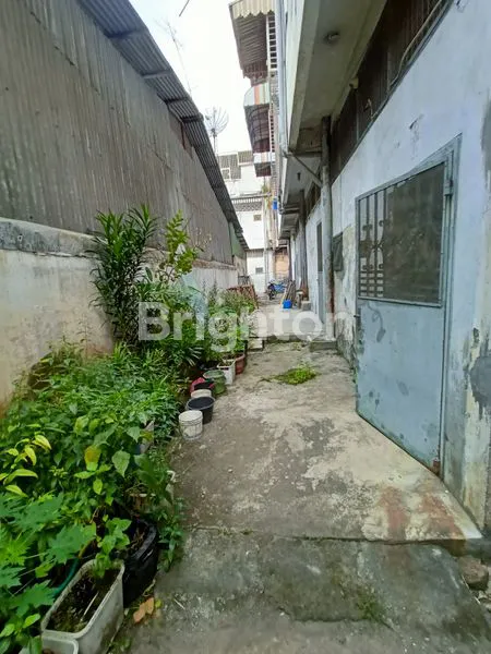 image RUKO 3 TINGKAT DI DAERAH PUSAT PASAR, MEDAN KOTA. (2)