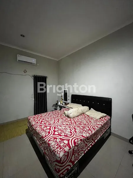 image RUMAH CANTIK NYAMAN 2 LANTAI SIAP HUNI (4)