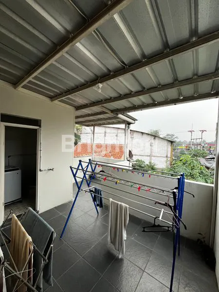 image RUMAH CANTIK NYAMAN 2 LANTAI SIAP HUNI (5)