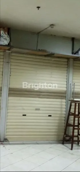 TOKO DI PUSAT GROSIR SURABAYA, SEBERANG PASAR TURI, SURABAYA