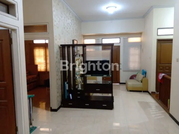 image RUMAH DI PURI INDAH CANTIK DAN TERAWAT, SIDOARJO (2)