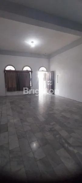image DIJUAL RUMAH LOKASI PREMIUM TENGAH KOTA FULL FASILITAS (2)