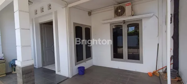 image RUMAH BAGUS 1 1/4 LANTAI SIAP HUNI DI KEBON JERUK JAKARTA BARAT (2)