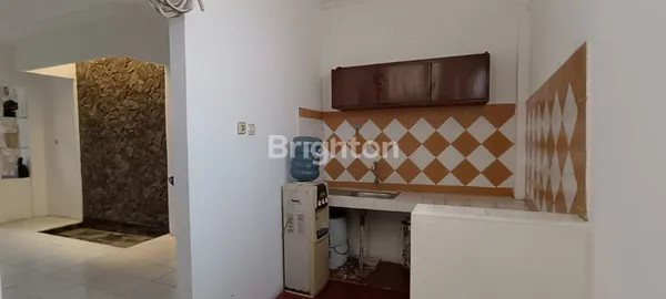 image RUMAH BAGUS 1 1/4 LANTAI SIAP HUNI DI KEBON JERUK JAKARTA BARAT (5)