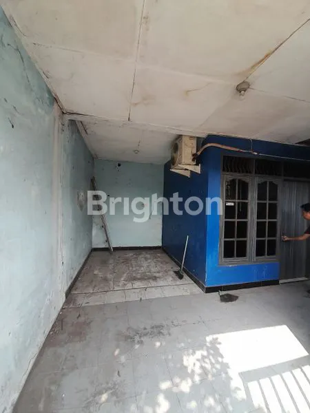 BANARAN, SUKOHARJO, RUMAH 2 MUKA, PINGGIR JALAN, 3 MENIT KE GENTAN DAN 5 MENIT KE LAWEYAN, AKSES JALAN LUAS, STRATEGIS DAN RAMAI, COCOK UNTUK USAHA KOST-KOSTAN MAUPUN USAHA LAINNYA