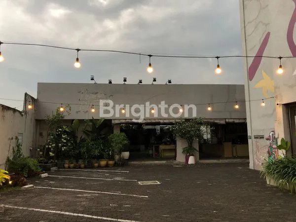 image GEDUNG SEMI FURNISH BEKAS RESTO TERAS RUMAH CAFE RUNGKUT INDUSTRI KIDUL (8)