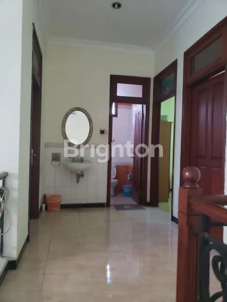 image RUMAH TERAWAT SIAP HUNI VILLA BUKIT MAS SURABAYA BARAT (5)