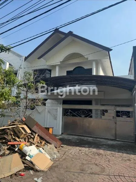 image RUMAH 2 LANTAI SIAP HUNI MURAH NIRWANA EKSEKUTIF DEKAT RAYA MERR KEDUNG BARUK WONOREJO (1)