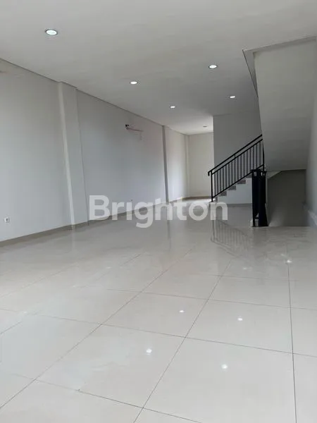 image RUKO MERUYA UTARA SIAP PAKAI PARKIR LUAS BEBAS BANJIR (2)