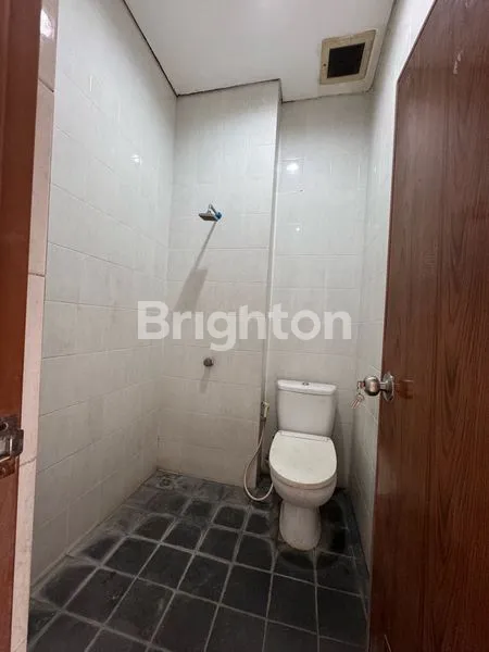 image RUKO MERUYA UTARA SIAP PAKAI PARKIR LUAS BEBAS BANJIR (3)