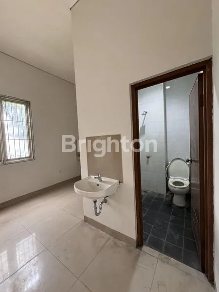 image RUKO MERUYA UTARA SIAP PAKAI PARKIR LUAS BEBAS BANJIR (4)