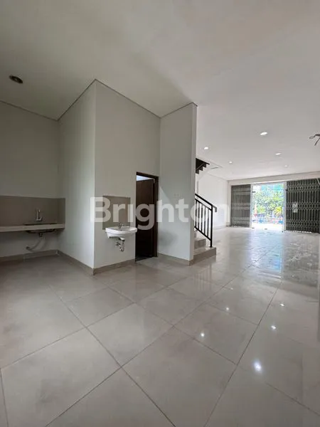 image RUKO MERUYA UTARA SIAP PAKAI PARKIR LUAS BEBAS BANJIR (5)