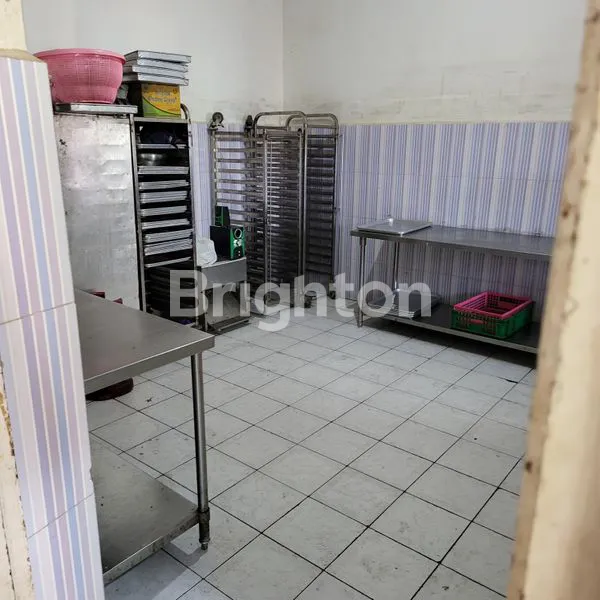 image TOKO & PABRIK KUE BERPRODUKSI (7)