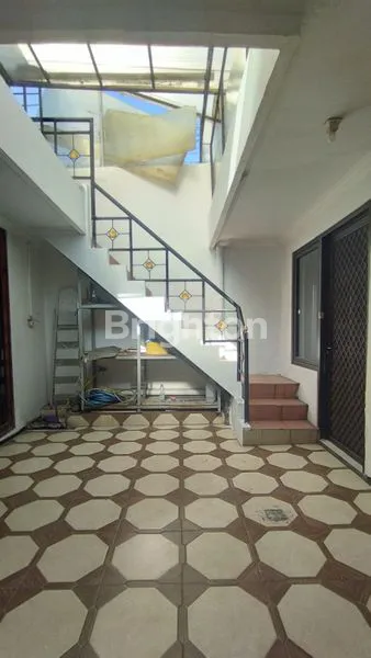 image RUMAH DARMO PERMAI 3KT FULL FURNISHED, SURABAYA (8)